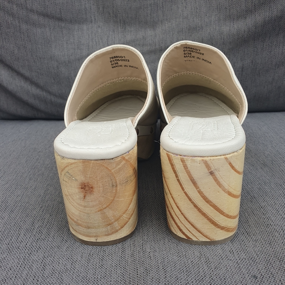 River Island Leather Studded Mules Clogs Cream Bnwot Uk5 Wooden. - Picture 7 of 13